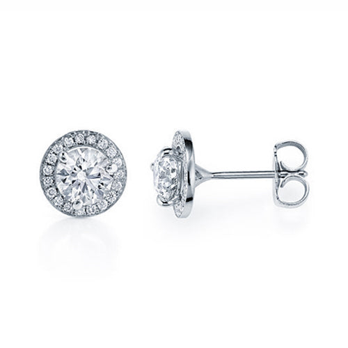 עגילי Halo - יהלום מרכזי במסגרת יהלומים נוצצת במבט חזיתי