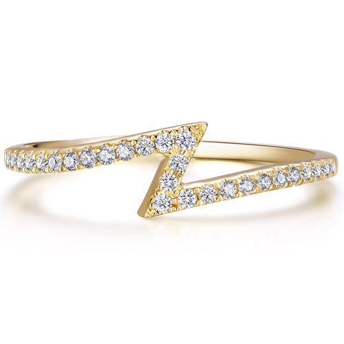 טבעת בנד אמזון בזהב צהוב - שיבוץ יהלומים בצורת ברק