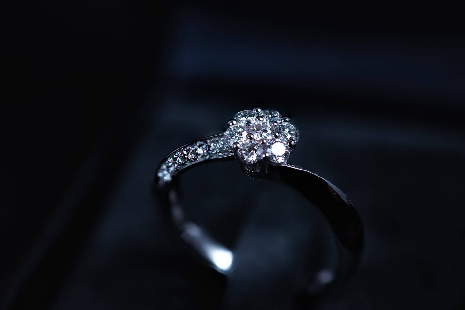 טבעת אירוסין עם יהלומים